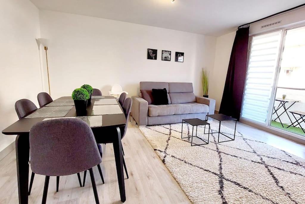 Cosy Home 2, 2 Chambres, 6 Personnes, 3 Min Gare, Parking セルジー エクステリア 写真