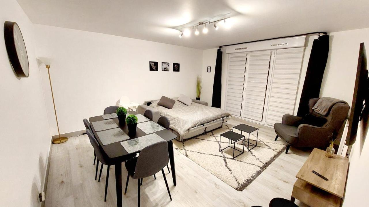 Cosy Home 2, 2 Chambres, 6 Personnes, 3 Min Gare, Parking セルジー エクステリア 写真