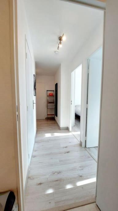 Cosy Home 2, 2 Chambres, 6 Personnes, 3 Min Gare, Parking セルジー エクステリア 写真
